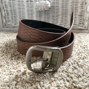 NWOT Brown/Black Faux Snakeskin Reversible Belt